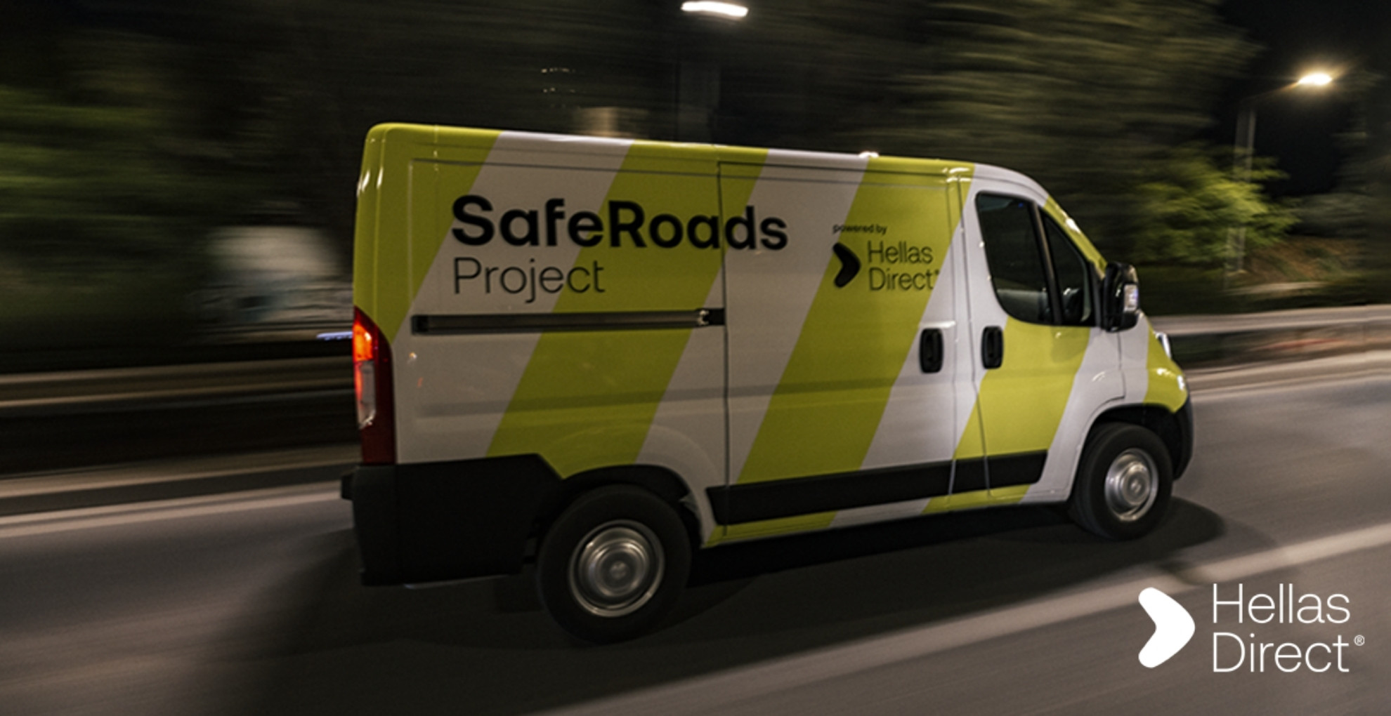 Όχημα του Safe Roads Project της Hellas Direct σε δράση οδικής ασφάλειας στον Δήμο Σαρωνικού.